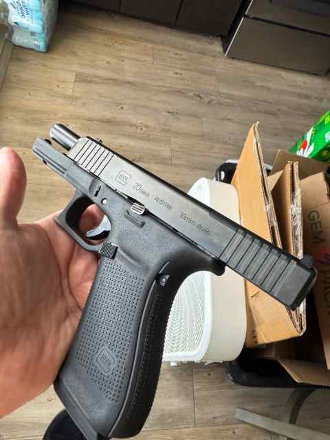 (SOLD). 10MM Glock 