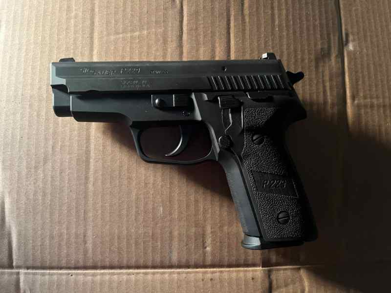 Sig 229 40S&amp;W in Excellent condition