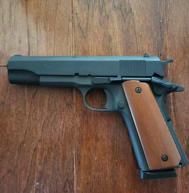 Rock Island 1911 - .45