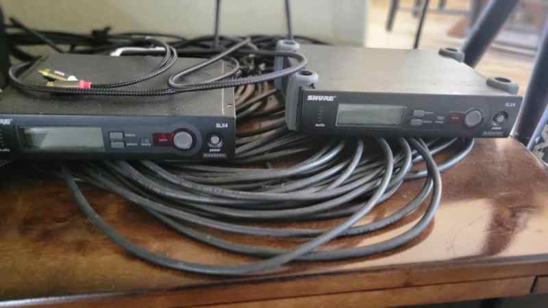 Shure SLX4 Receivers.jpg