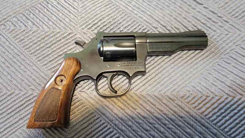 dan wesson right side.jpg