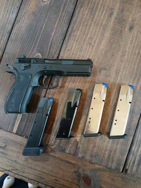 CZ-75 SP-01 9mm with 5 magazine