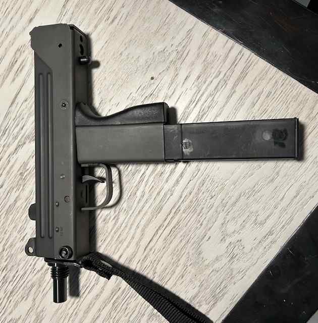 PISTOL3.jpg