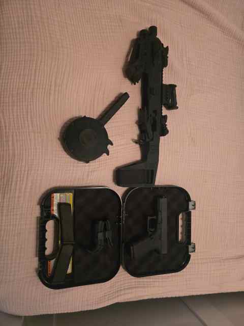 Glock 19 gen 3 w/extras