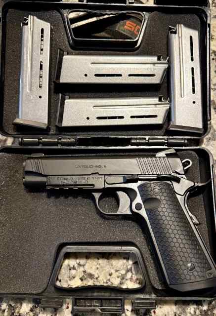 Girsan Untouchable 1911C 9mm w Mags