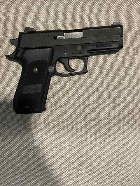 Sig Sauer P220 Elite. 45 ACP $800