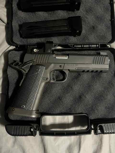  1911/ mac 10