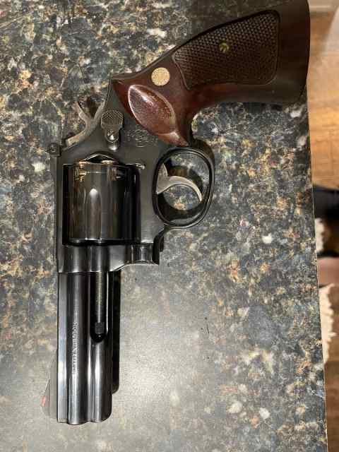 Smith &amp; Wesson 586 - NO DASH